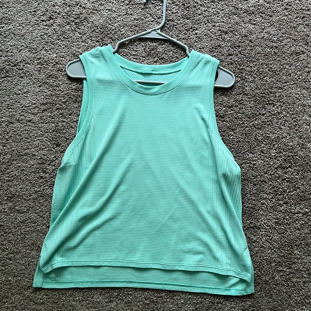 Lululemon Train to be tank high low hem